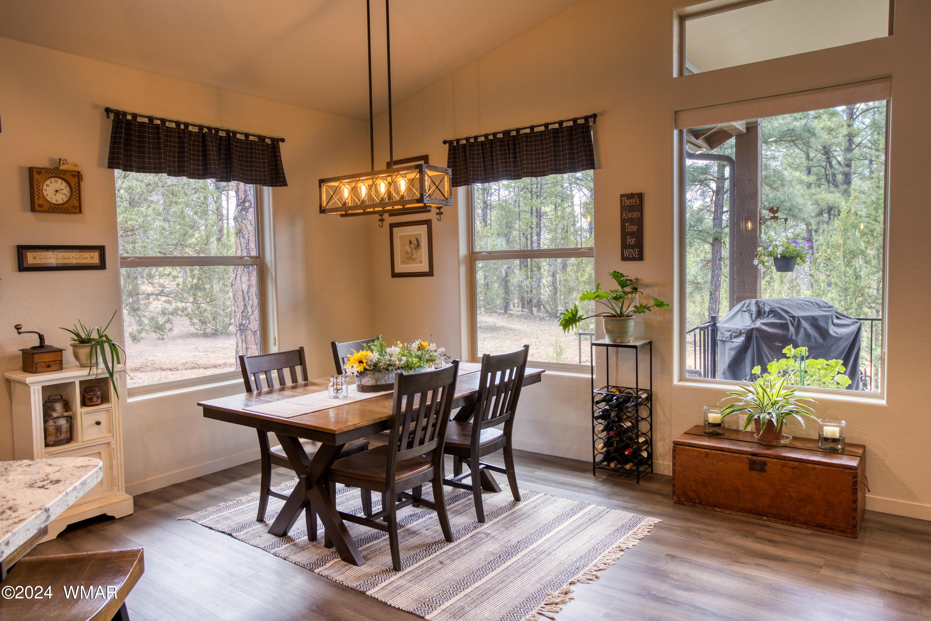 3151 North Eagle Lndg Road Show Low, AZ 85901 - Photo 9 of 26 Dining Room