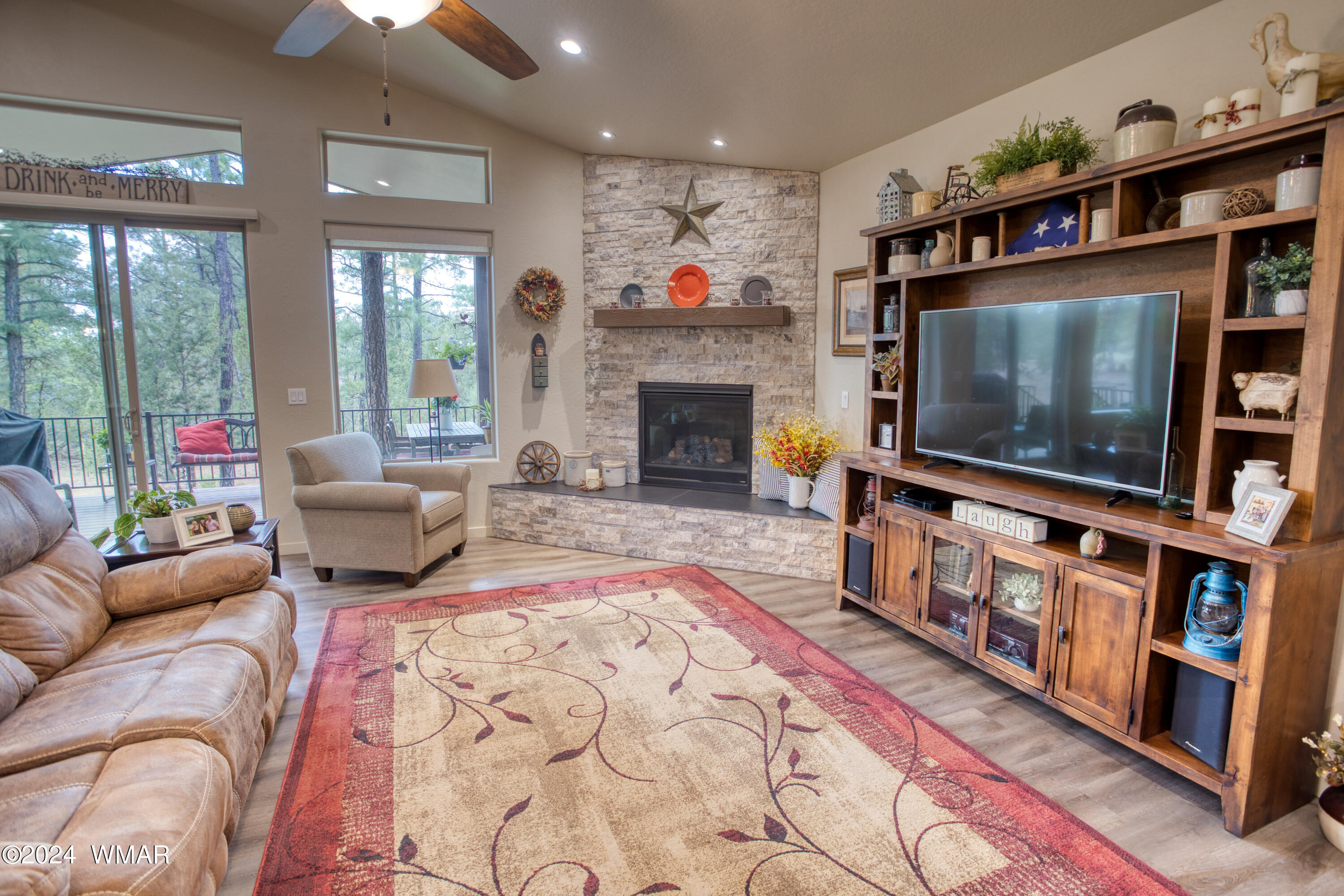 3151 North Eagle Lndg Road Show Low, AZ 85901 - Photo 10 of 26 Living Area