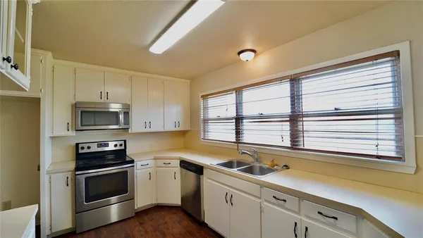 $2,000 | 3010 Inspiration Drive, Hudson Oaks, TX 76087