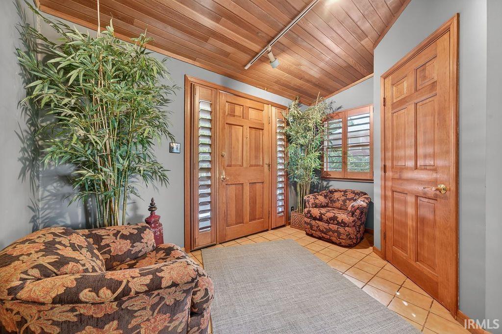 2160 South Ridgeview Road Logansport, IN 46947 - Photo 3 of 34