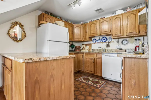$276,000 | 2459 Whitney Avenue, Unit 17, Hamden, CT 06518