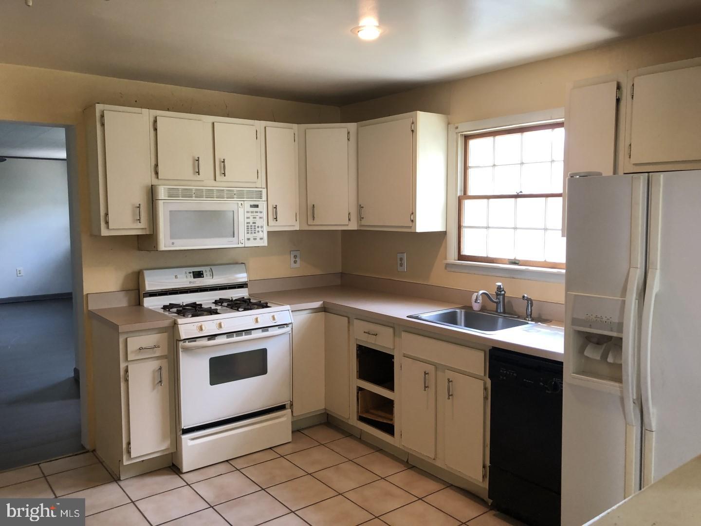 430 Alexander Avenue Maple Shade, NJ 08052 - Photo 11 of 23 Gallery Image 11