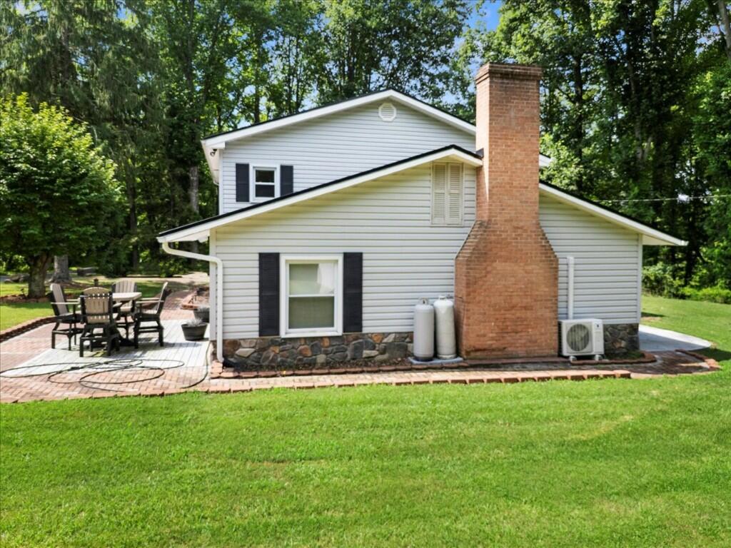 6701 Owens Road Radford, VA 24141 - Photo 14 of 93 14