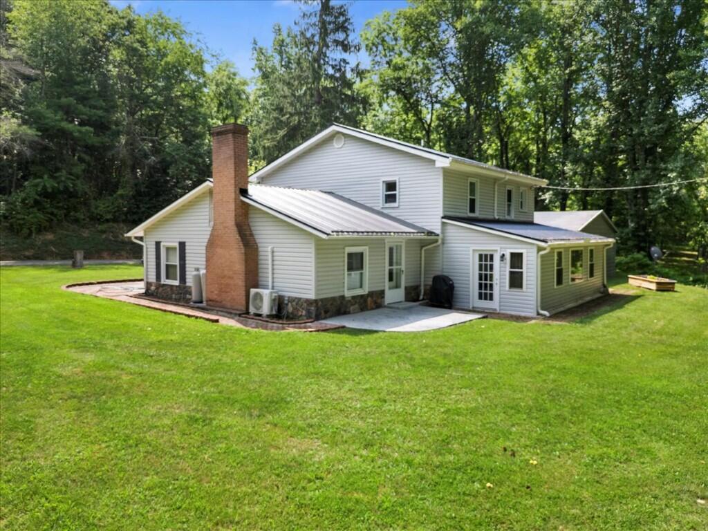 6701 Owens Road Radford, VA 24141 - Photo 15 of 93 15