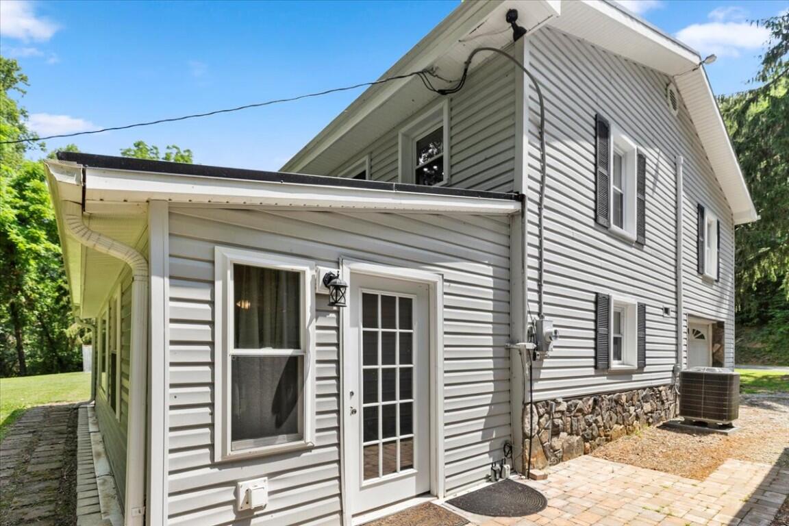 6701 Owens Road Radford, VA 24141 - Photo 75 of 93 75