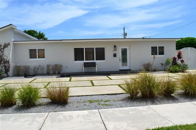 a house view with a outdoor space