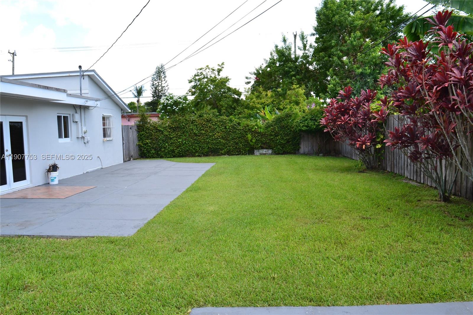 3221 Southwest 93rd Place Miami, FL 33173 - Photo 37 of 39