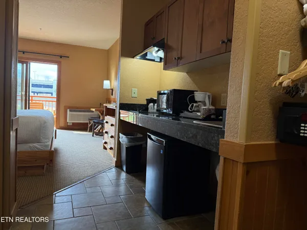 $415,000 | 1424 Old Knoxville Highway, Sevierville, TN 37876