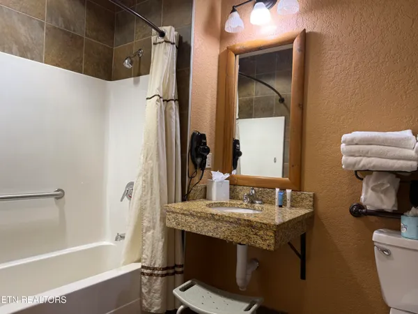 $415,000 | 1424 Old Knoxville Highway, Sevierville, TN 37876