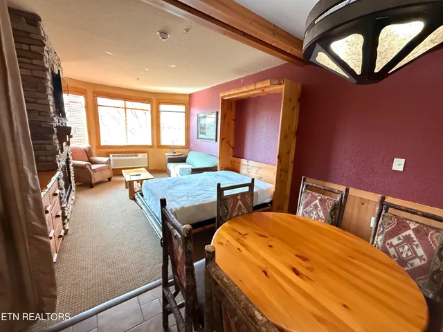 $499,000 | 1424 Old Knoxville Highway, Sevierville, TN 37876