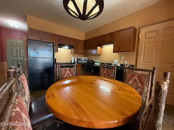 $415,000 | 1424 Old Knoxville Highway, Sevierville, TN 37876