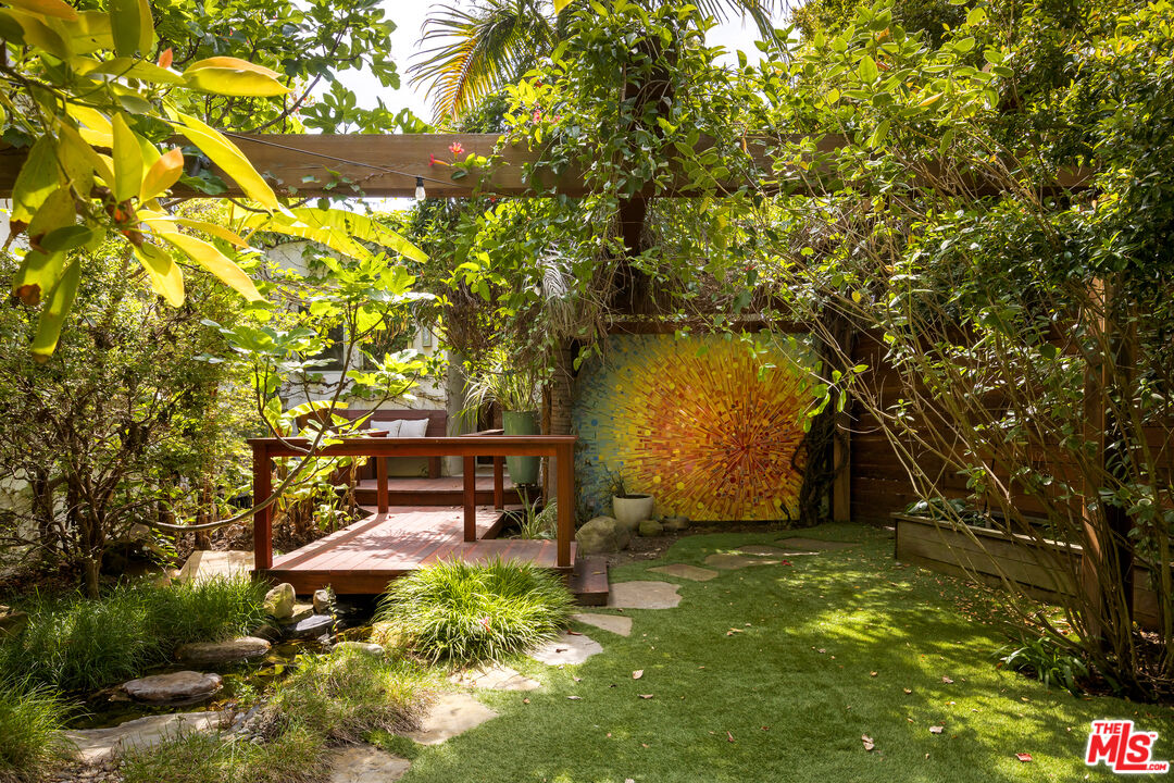 1126 Indiana Avenue Venice, CA 90291 - Photo 3 of 34