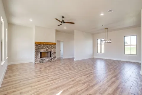 $479,000 | 217 Kilkenny Road, Poolville, TX 76487