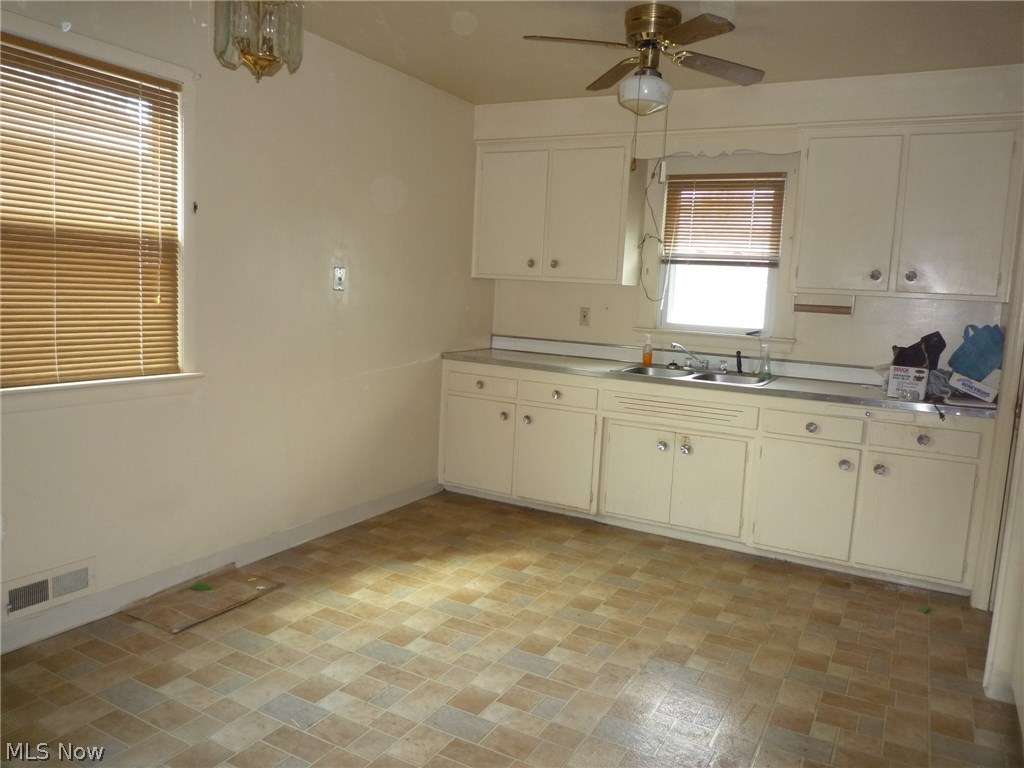 796 Glenhurst Road Willowick, OH 44095 - Photo 8 of 15