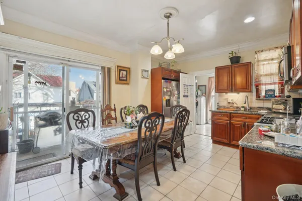 $950,000 | 39 North 10th Avenue, Mount Vernon, NY 10550
