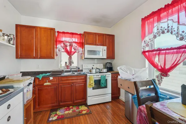 $950,000 | 39 North 10th Avenue, Mount Vernon, NY 10550