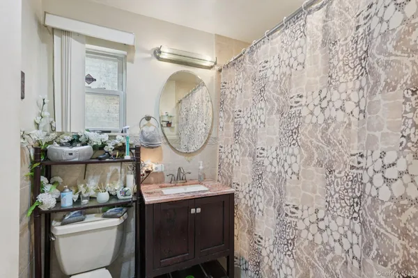 $950,000 | 39 North 10th Avenue, Mount Vernon, NY 10550