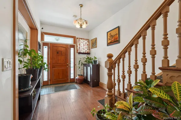 $950,000 | 39 North 10th Avenue, Mount Vernon, NY 10550