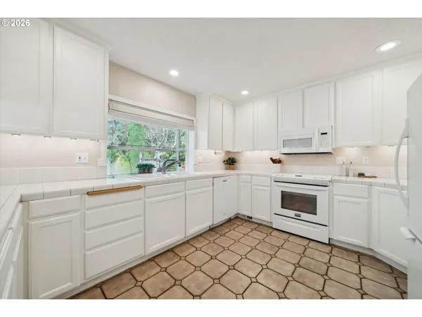 $1,499,000 | 38101 Southeast Hauglum Road, Sandy, OR 97055