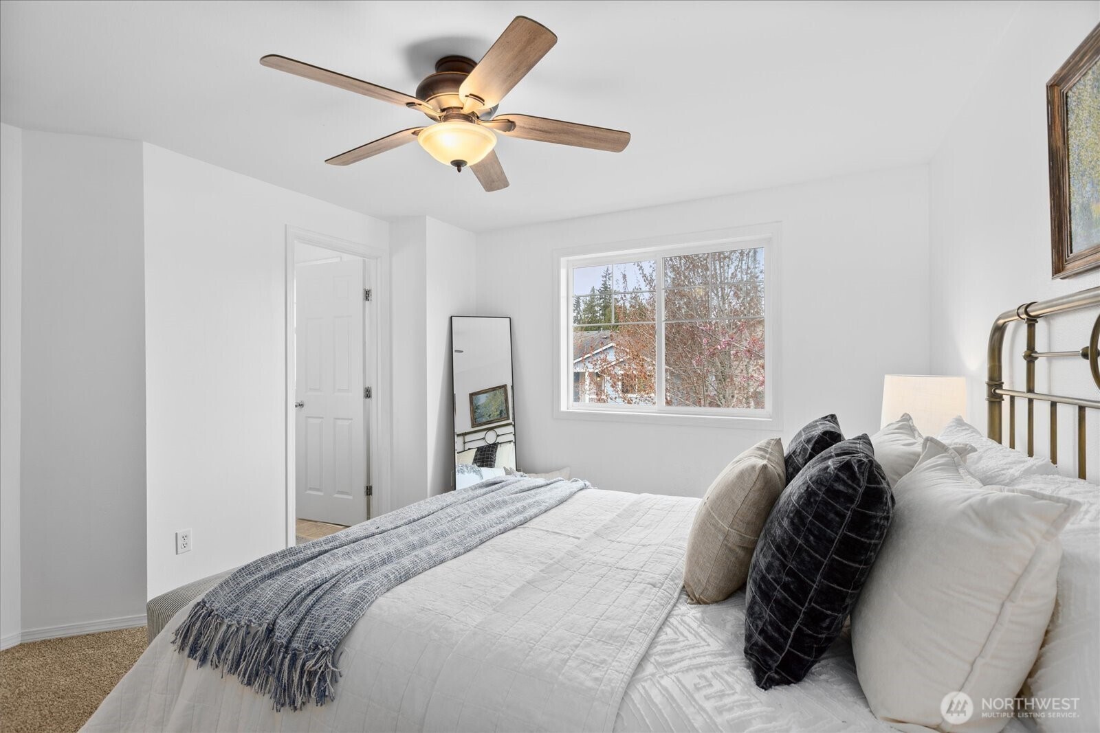 208 Shantel Street Mount Vernon, WA 98274 - Photo 15 of 31 a bedroom with a bed and a window