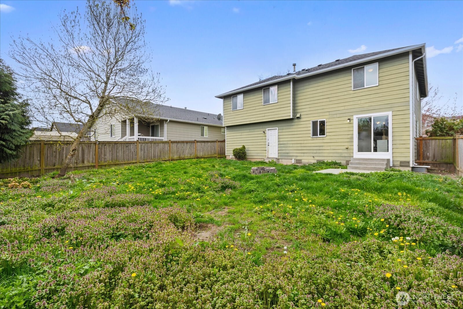 208 Shantel Street Mount Vernon, WA 98274 - Photo 27 of 31 a front view of house with yard and green space