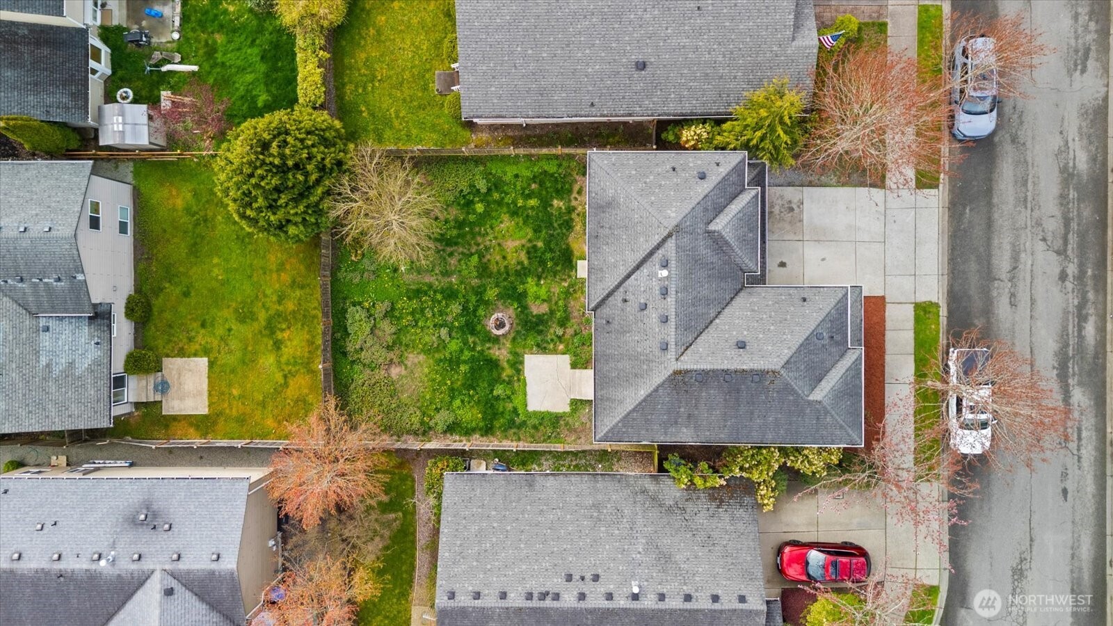 208 Shantel Street Mount Vernon, WA 98274 - Photo 28 of 31 an aerial view of residential houses with outdoor space