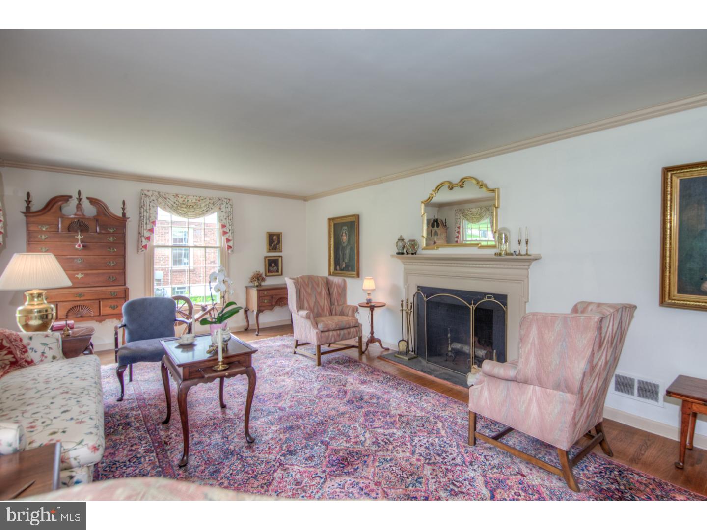 764 Worthington Road Wayne, PA 19087 - Photo 5 of 25 Living Room