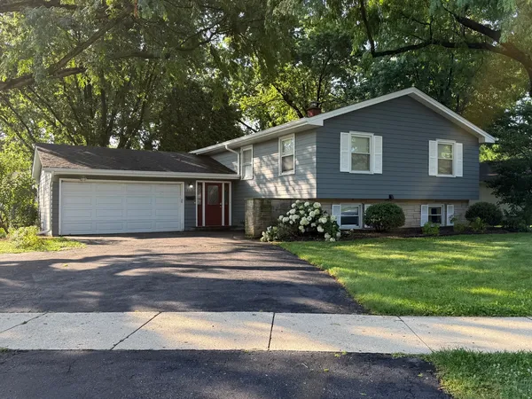 $509,500 | 332 West Gartner Road, Naperville, IL 60540