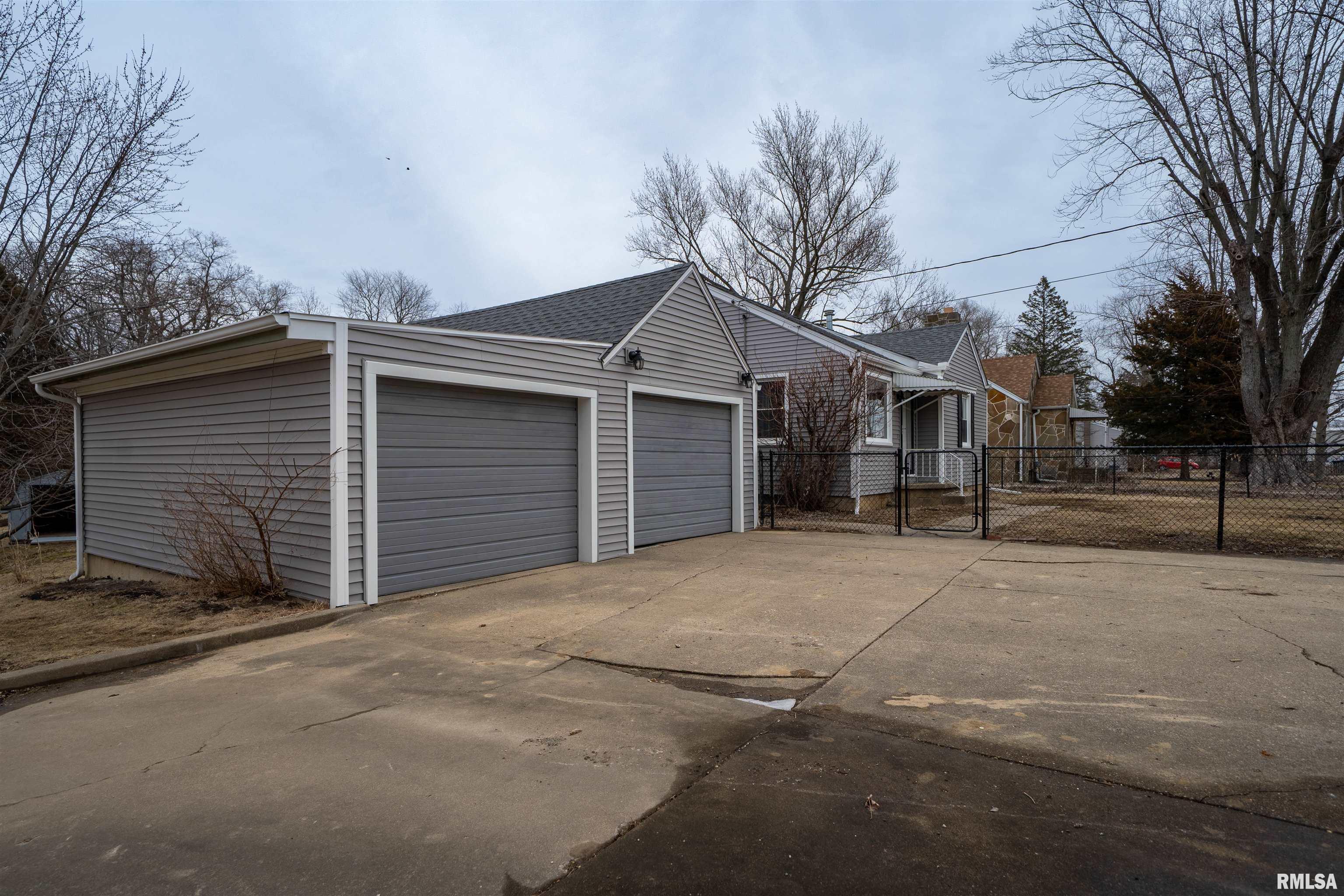 5227 West Monroe Road Peoria, IL 61607 - Photo 4 of 43 Gallery Image 4