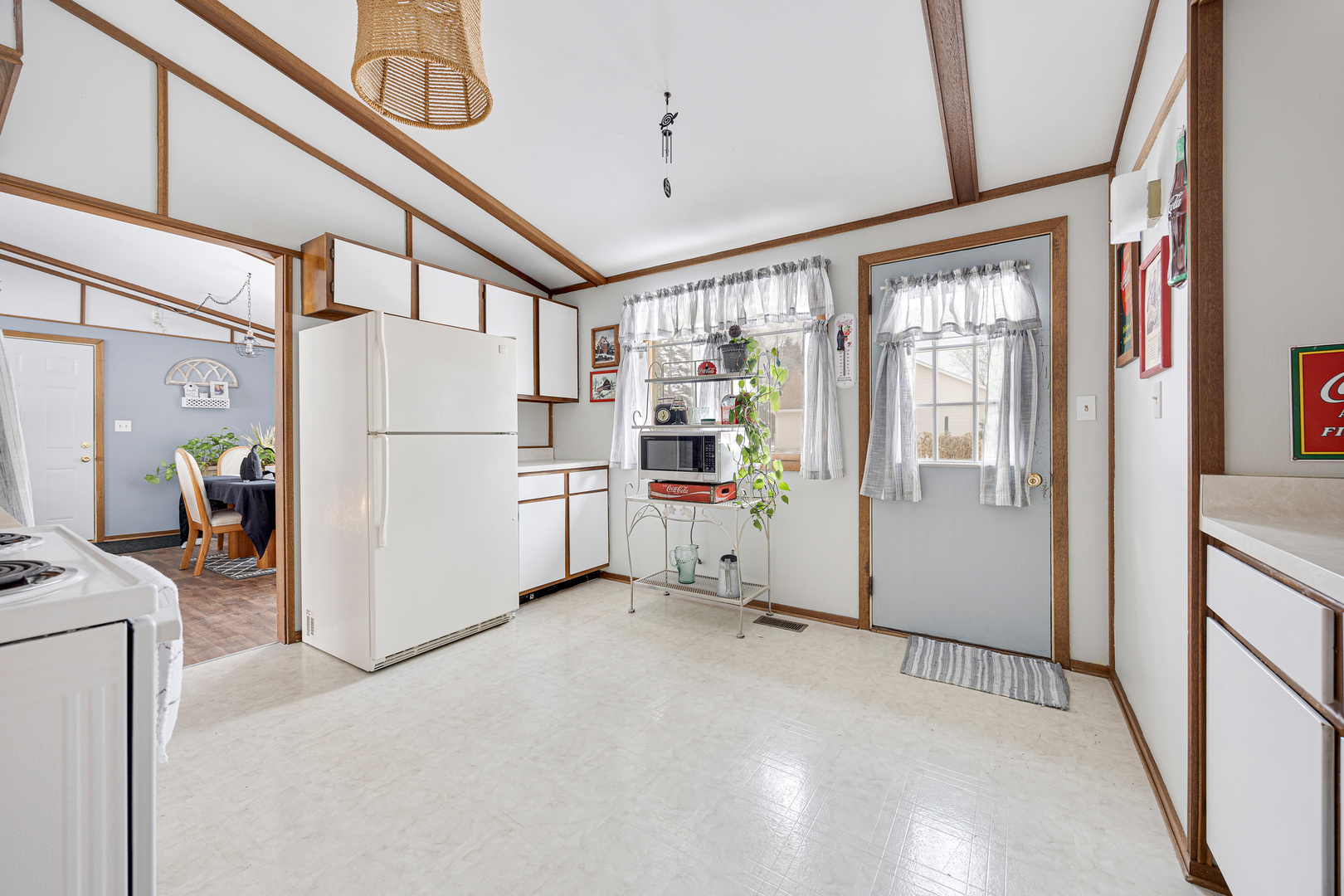 404 South Stott Street Genoa, IL 60135 - Photo 8 of 23