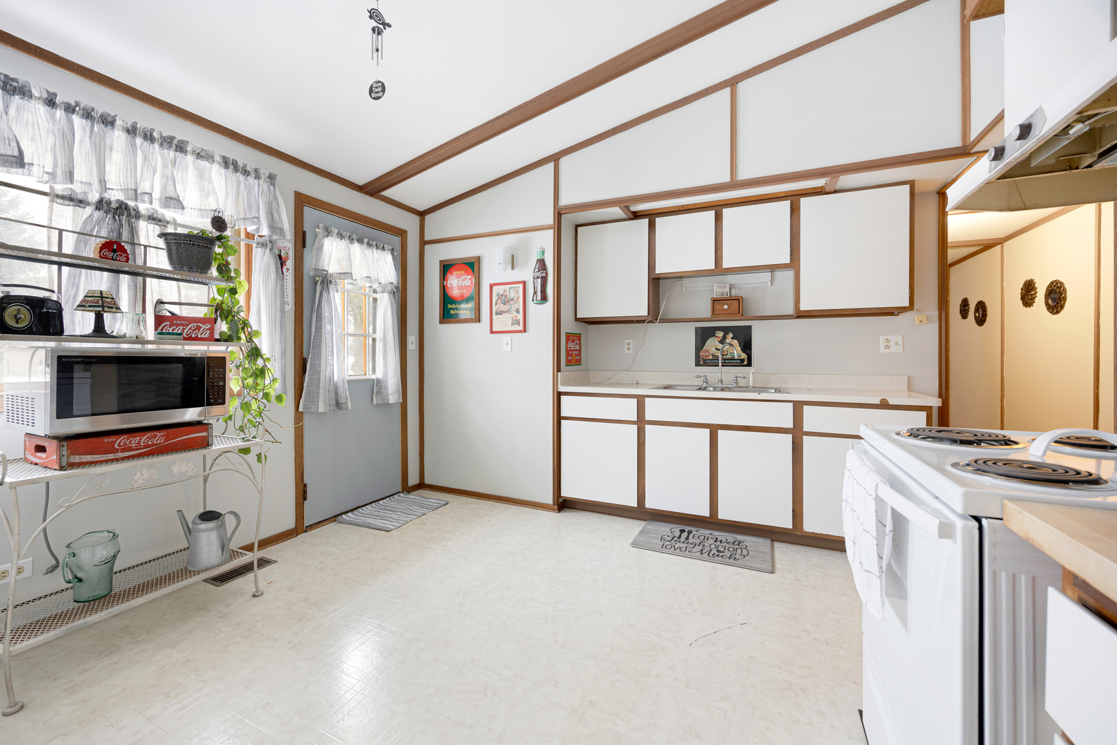 404 South Stott Street Genoa, IL 60135 - Photo 9 of 23