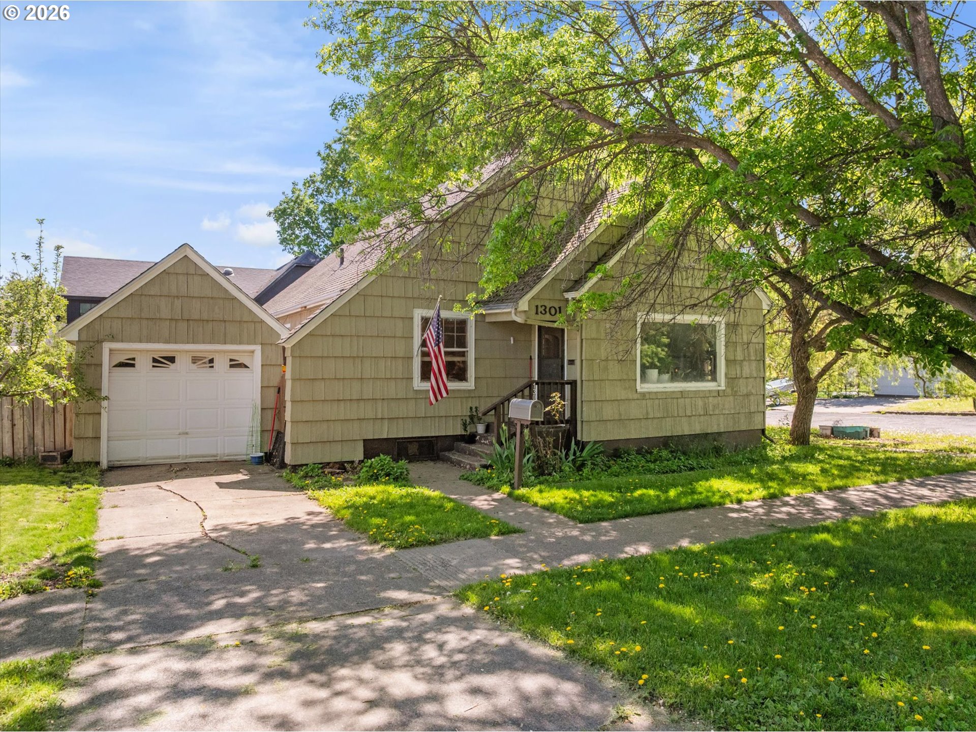 1301 6th Street La Grande, OR 97850 - Photo 1 of 27