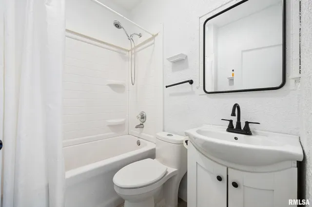 $119,900 | 1942 North Sheridan Road, Peoria, IL 61604