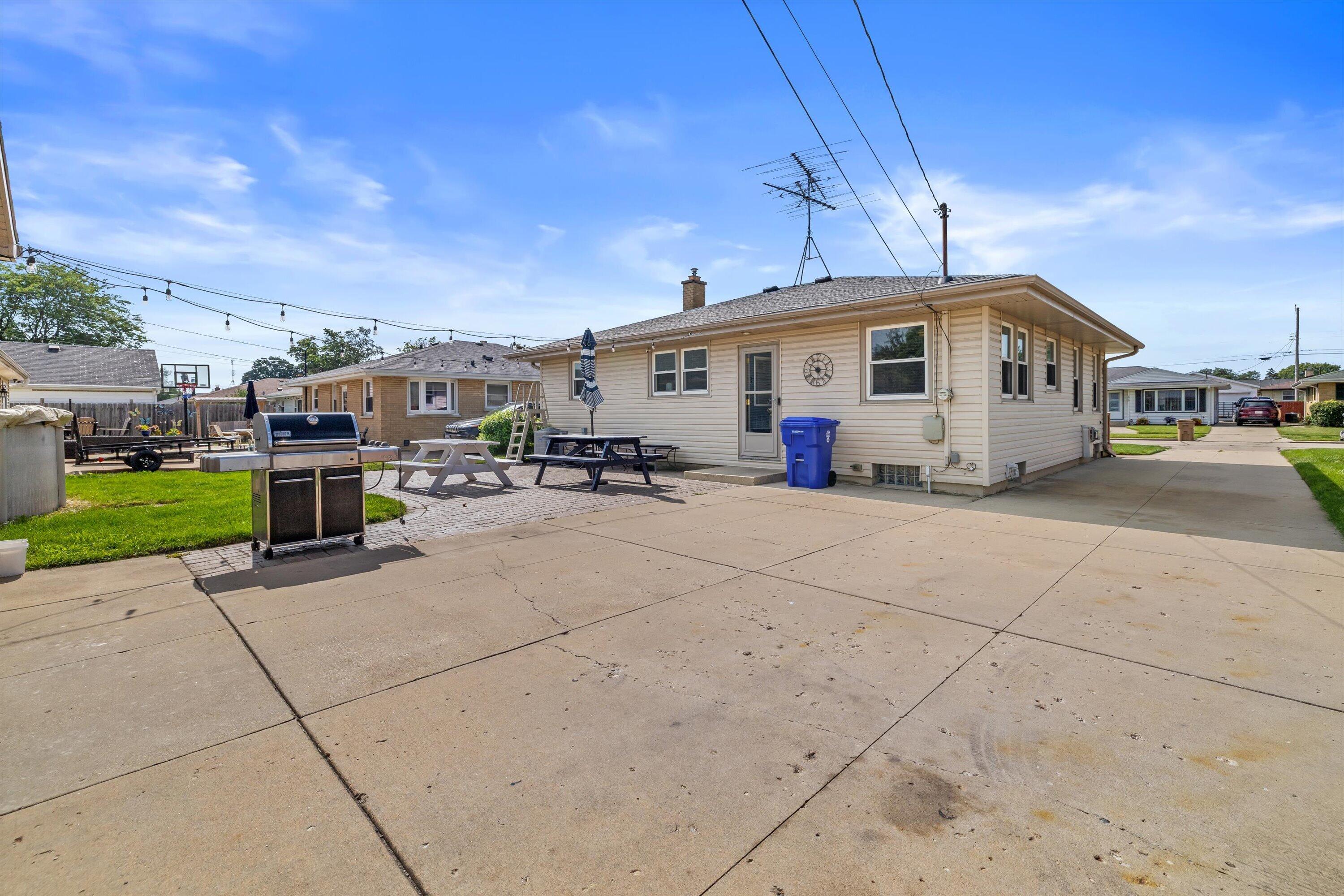 1616 22nd Street Kenosha, WI 53140 - Photo 29 of 37 31-IMG_9948
