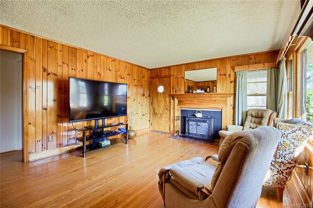 142 Governors View Road Asheville, NC 28805 - Photo 2 of 21 Gallery Image 2