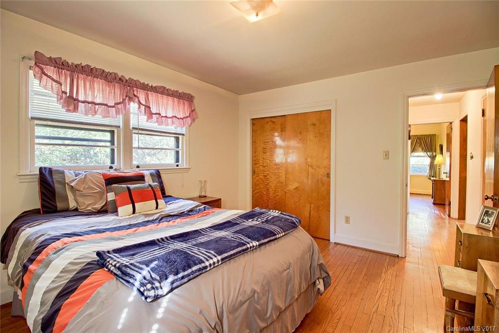 142 Governors View Road Asheville, NC 28805 - Photo 11 of 21 Gallery Image 11