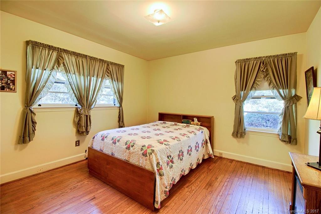 142 Governors View Road Asheville, NC 28805 - Photo 13 of 21 Gallery Image 13