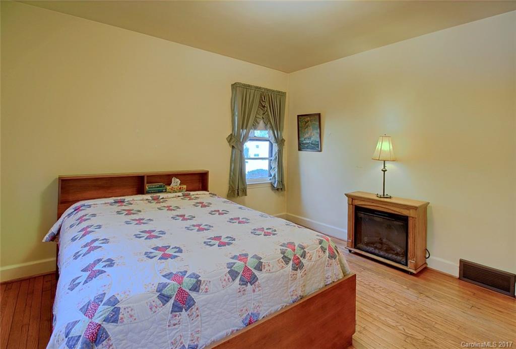 142 Governors View Road Asheville, NC 28805 - Photo 14 of 21 Gallery Image 14