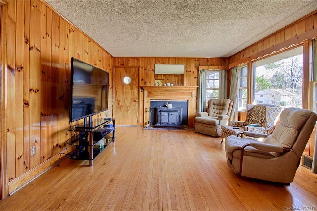 142 Governors View Road Asheville, NC 28805 - Photo 3 of 21 Gallery Image 3