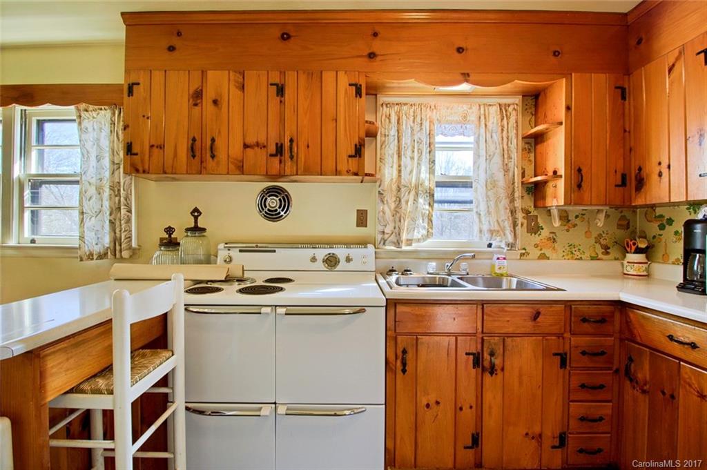 142 Governors View Road Asheville, NC 28805 - Photo 6 of 21 Gallery Image 6