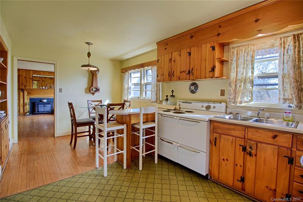 142 Governors View Road Asheville, NC 28805 - Photo 7 of 21 Gallery Image 7