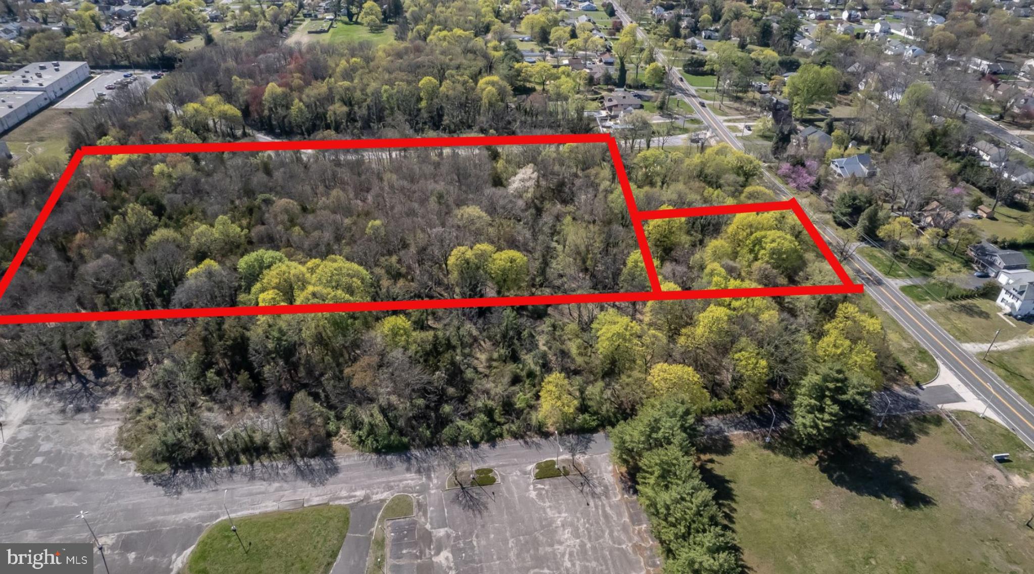 785 East Oak Road Vineland, NJ 08360 - Photo 2 of 12 a view of a flower garden