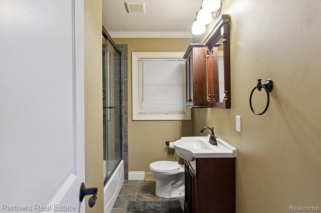 8819 Riverside Drive Brighton, MI 48116 - Photo 24 of 53