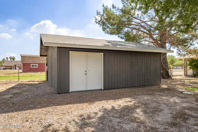 a view of yard with lake view