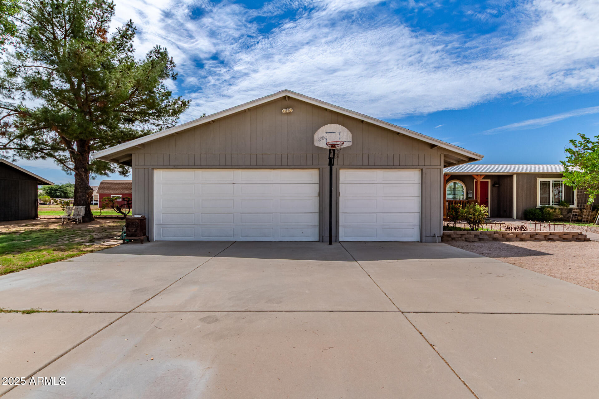 12417 East Cloud Road Chandler, AZ 85249 - Photo 19 of 40 a house with a outdoor space