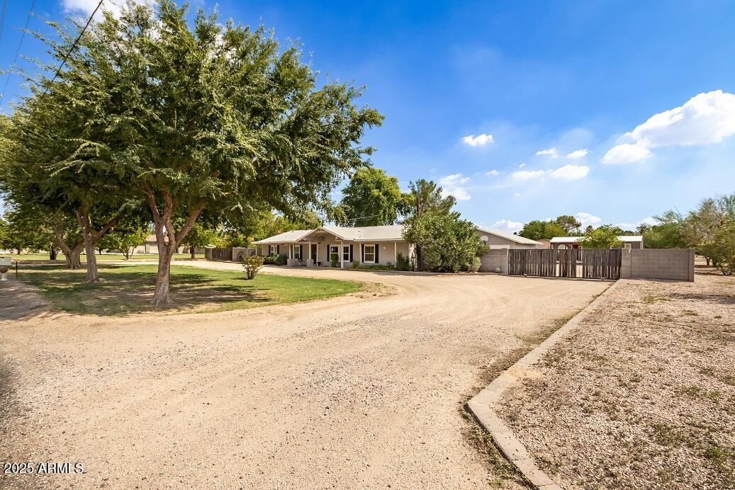 12417 East Cloud Road Chandler, AZ 85249 - Photo 4 of 40 a view of a house with a yard