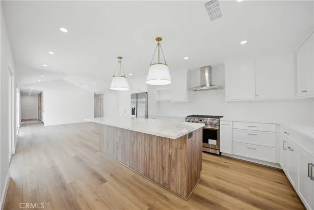 a bathroom with a tub
