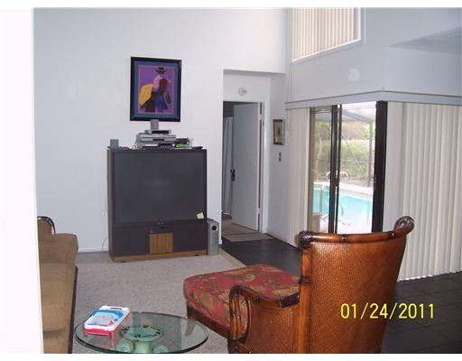 55 Greens Road, Unit 55 Hollywood, FL 33021 - Photo 9 of 9 Living Room