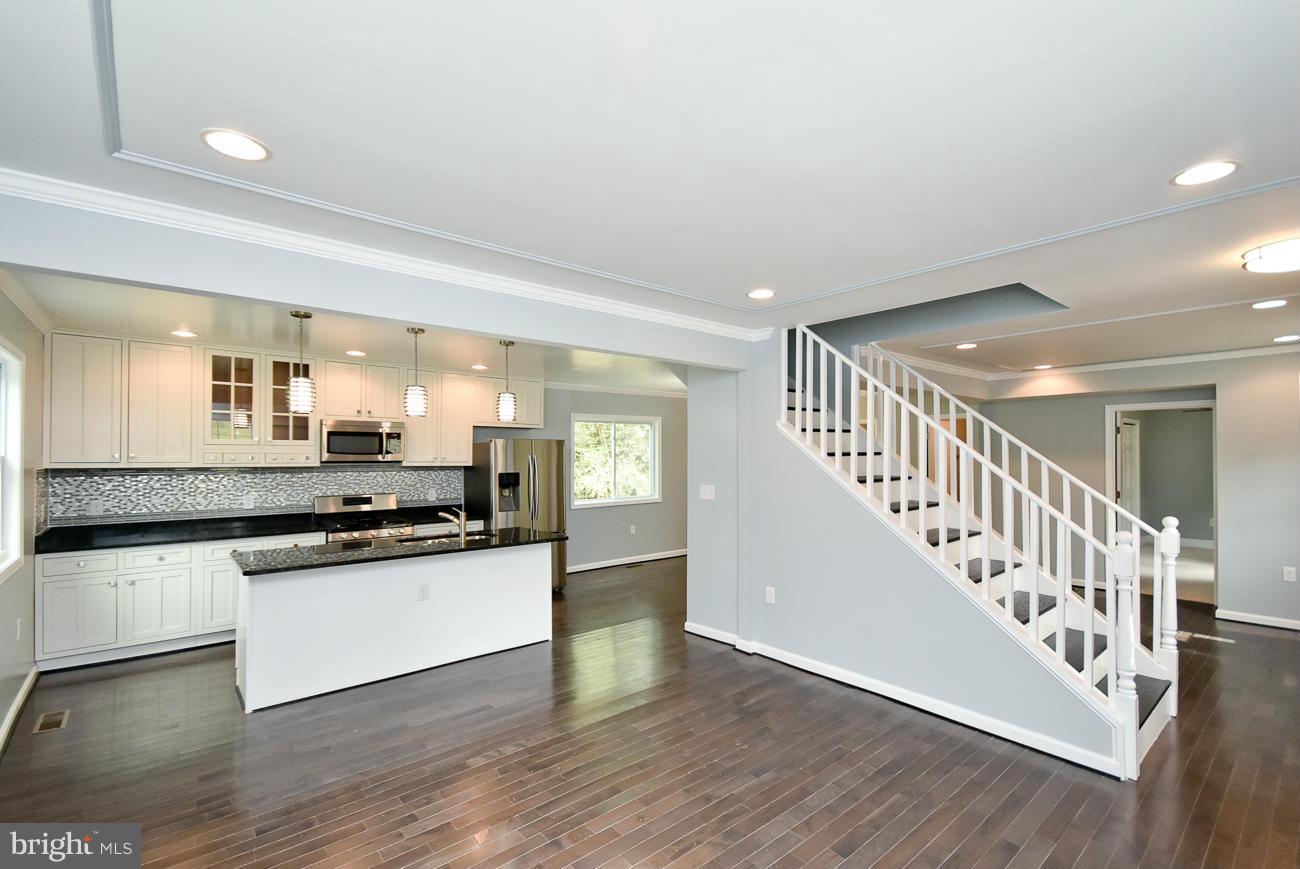 4919 Braddock Road Temple Hills, MD 20748 - Photo 10 of 29 Kitchen