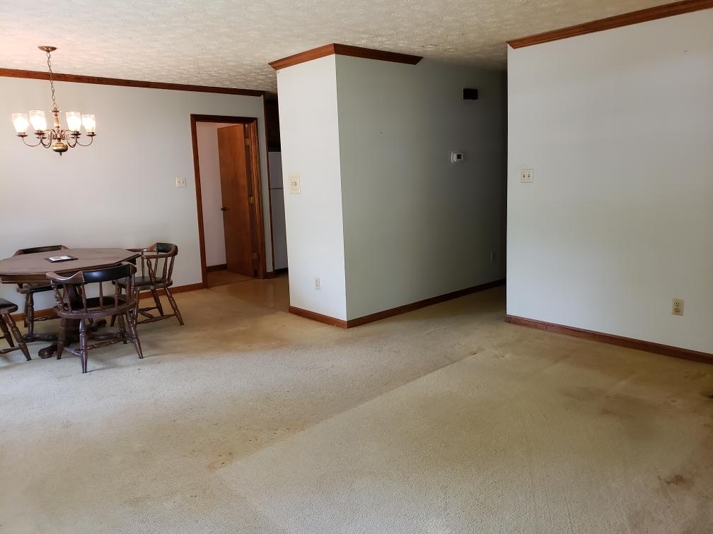 133 Golfcrest Lane Oak Ridge, TN 37830 - Photo 4 of 5 Living room